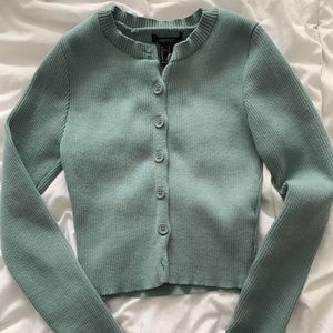 Súper cute new cardigan/long sleeve fits tight fits xs/s